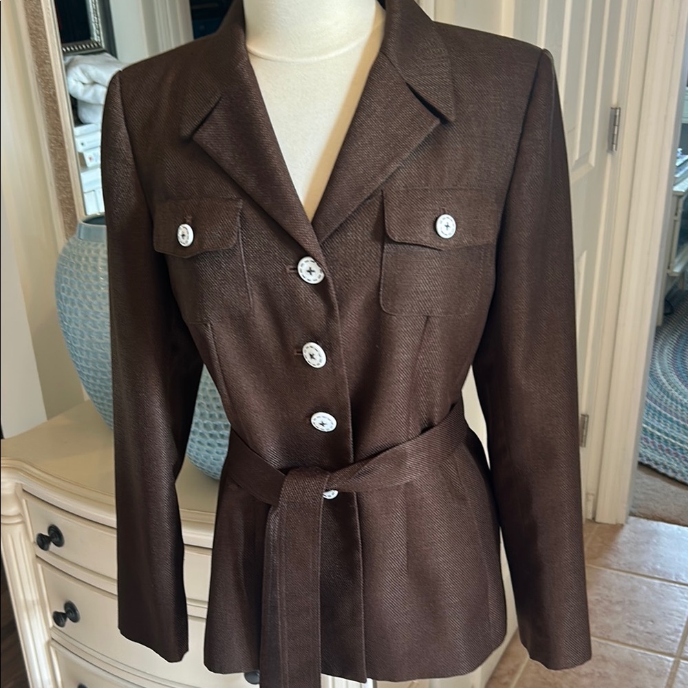 Sag Harbor Dark Brown SZ 10 Blazer can be belted.